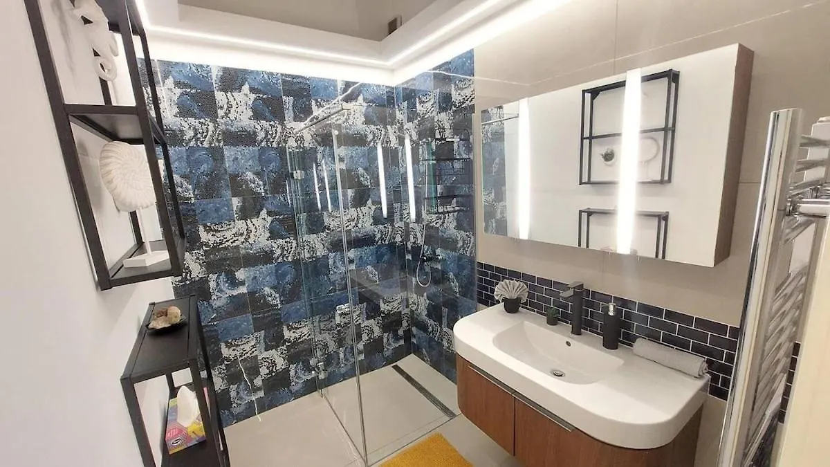 Chic Soho Retreat - Downtown Apartment Budapest Hungary