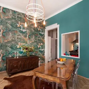 Elegance At The Opera Apartament